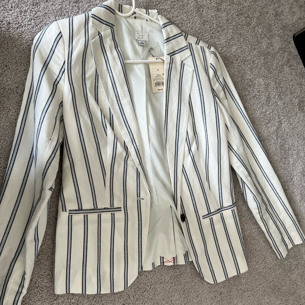 NEW STRIPED BLAZER